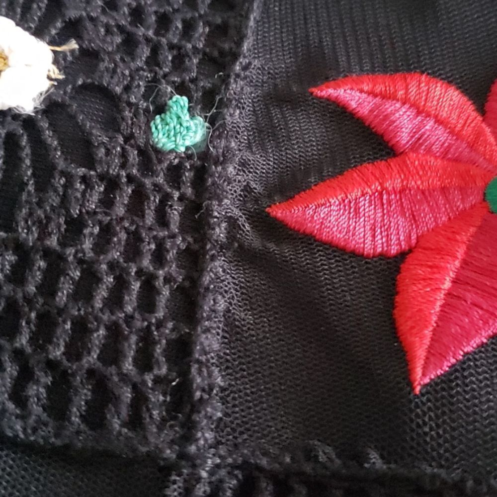 Christmas-happy embroidered vest by JENNI MAX - Picture 6 of 12